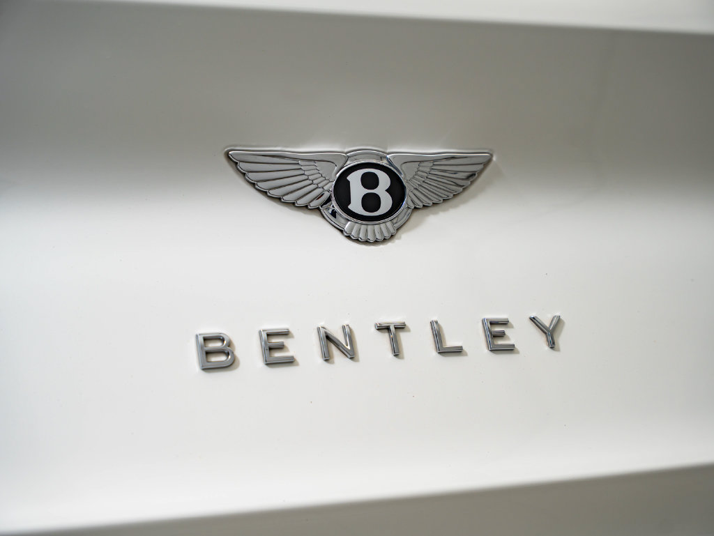 Used 2022 Bentley Bentayga AWD/4WD image 20