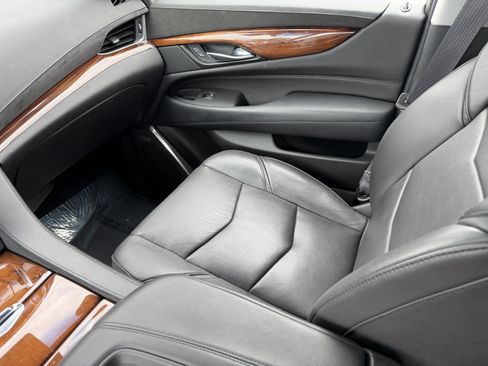 Used 2016 Cadillac Escalade ESV Premium image 16