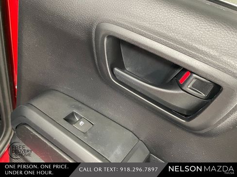 Used 2019 Toyota Tacoma SR image 37