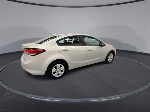 Used 2018 Kia Forte LX image 8