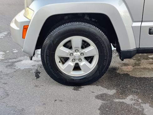 Used 2010 Jeep Liberty Sport w/ Popular Equipment Group image 10