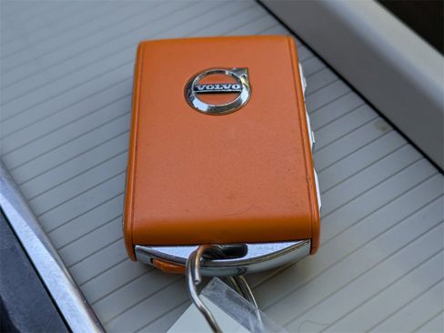 Certified 2024 Volvo XC60 B5 Core w/ Protection Package Premier image 41