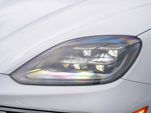 Certified 2026 Porsche Cayenne image 28