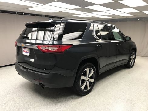 Used 2019 Chevrolet Traverse LT w/ LT Premium Package AWD/4WD image 4