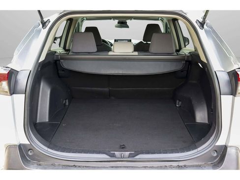 Used 2019 Toyota RAV4 XLE image 29