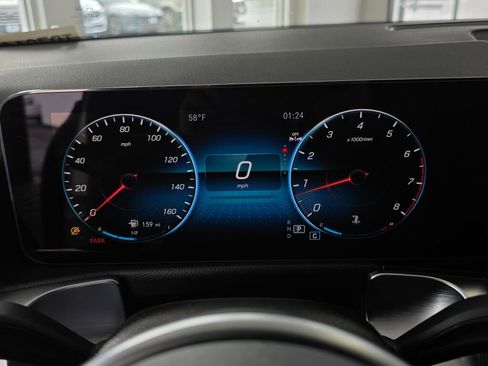 Used 2023 Mercedes-Benz GLB 250 4MATIC image 32