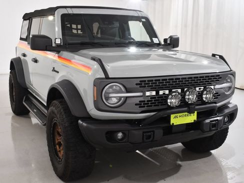 Used 2022 Ford Bronco Badlands w/ Sasquatch Package AWD/4WD image 4