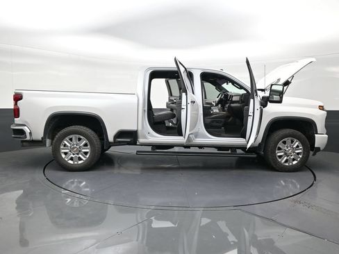 Used 2024 Chevrolet Silverado 3500 High Country w/ High Country Premium Package AWD/4WD image 29