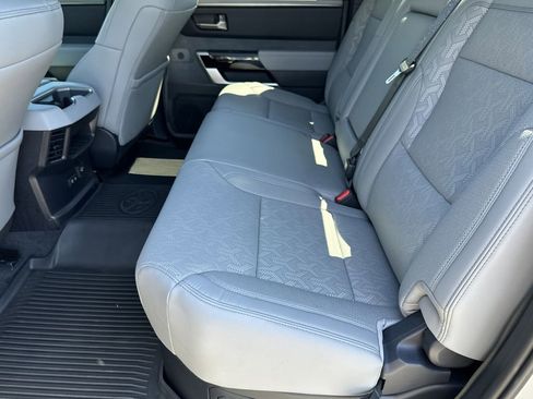 Used 2025 Toyota Tundra Limited AWD/4WD image 15