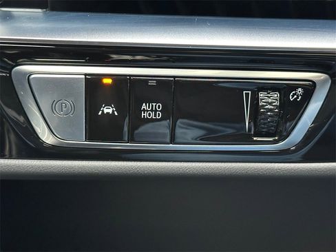 Used 2025 Cadillac Lyriq Sport image 32