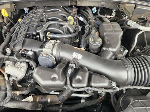 Used 2021 Jeep Grand Cherokee L Laredo w/ Luxury Tech Group I RWD image 33