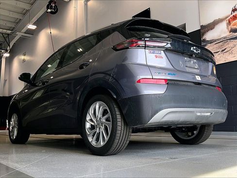 Used 2023 Chevrolet Bolt EUV LT w/ Comfort Package image 5