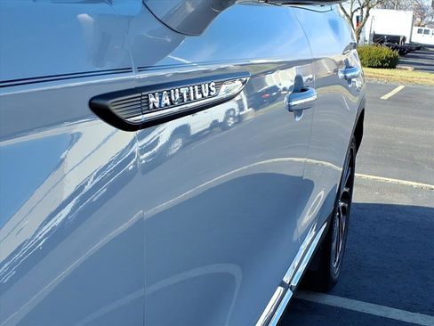 Used 2020 Lincoln Nautilus Reserve image 34