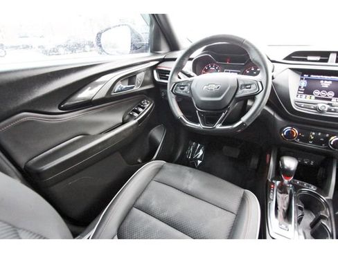 Used 2022 Chevrolet TrailBlazer RS FWD image 7