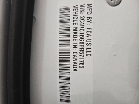 Used 2023 Chrysler Pacifica Touring-L FWD image 35