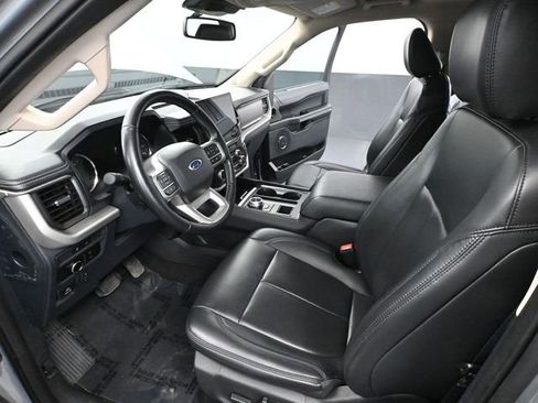 Used 2024 Ford Expedition Max XLT image 23
