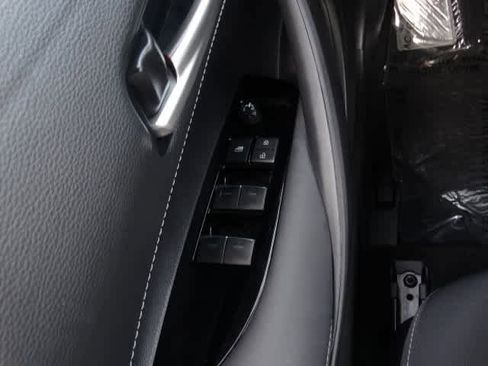 Certified 2023 Toyota Corolla SE image 39