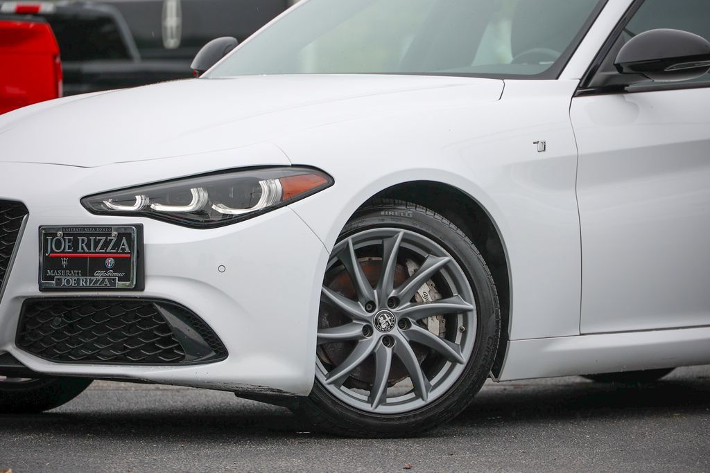 Used 2024 Alfa Romeo Giulia Ti AWD/4WD image 19