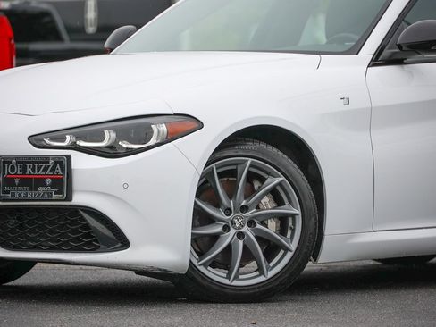 Used 2024 Alfa Romeo Giulia Ti AWD/4WD image 19