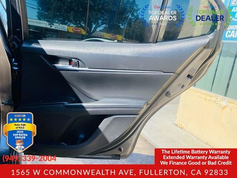 Used 2018 Toyota Camry SE FWD image 25