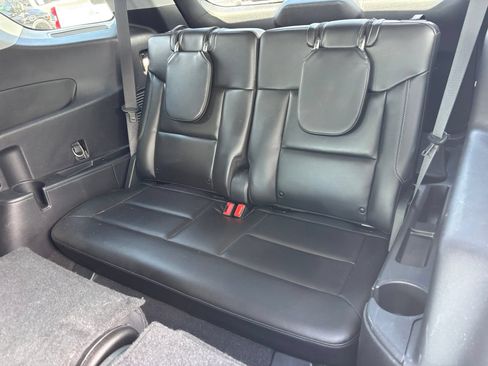 Used 2021 Ford Explorer XLT w/ Equipment Group 202A RWD image 8