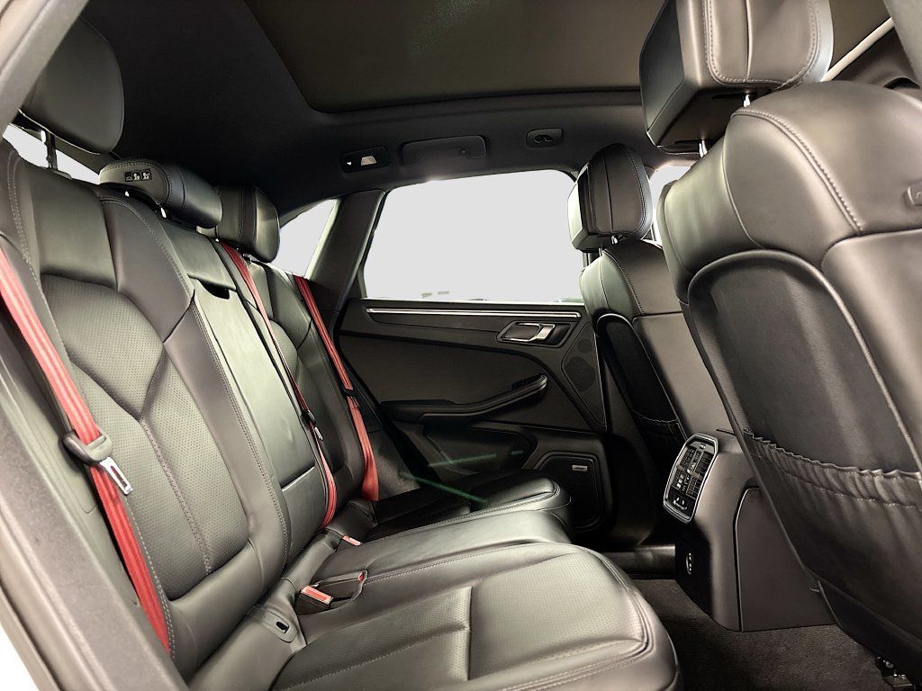 Used 2022 Porsche Macan GTS AWD/4WD image 16