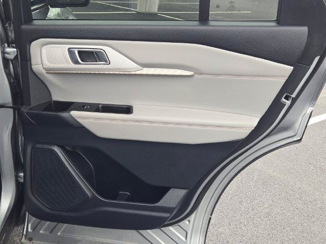 Certified 2025 Ford Explorer Active w/ Active Comfort Package AWD/4WD image 9