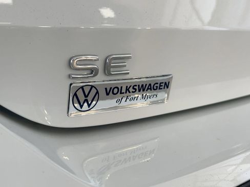 New 2026 Volkswagen Taos SE image 34