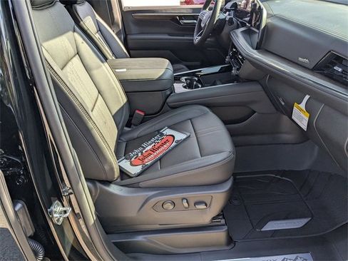 New 2026 Chevrolet Suburban High Country image 38