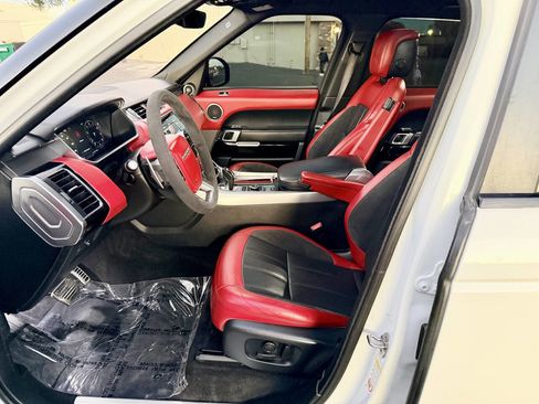 Used 2020 Land Rover Range Rover Sport HST image 9