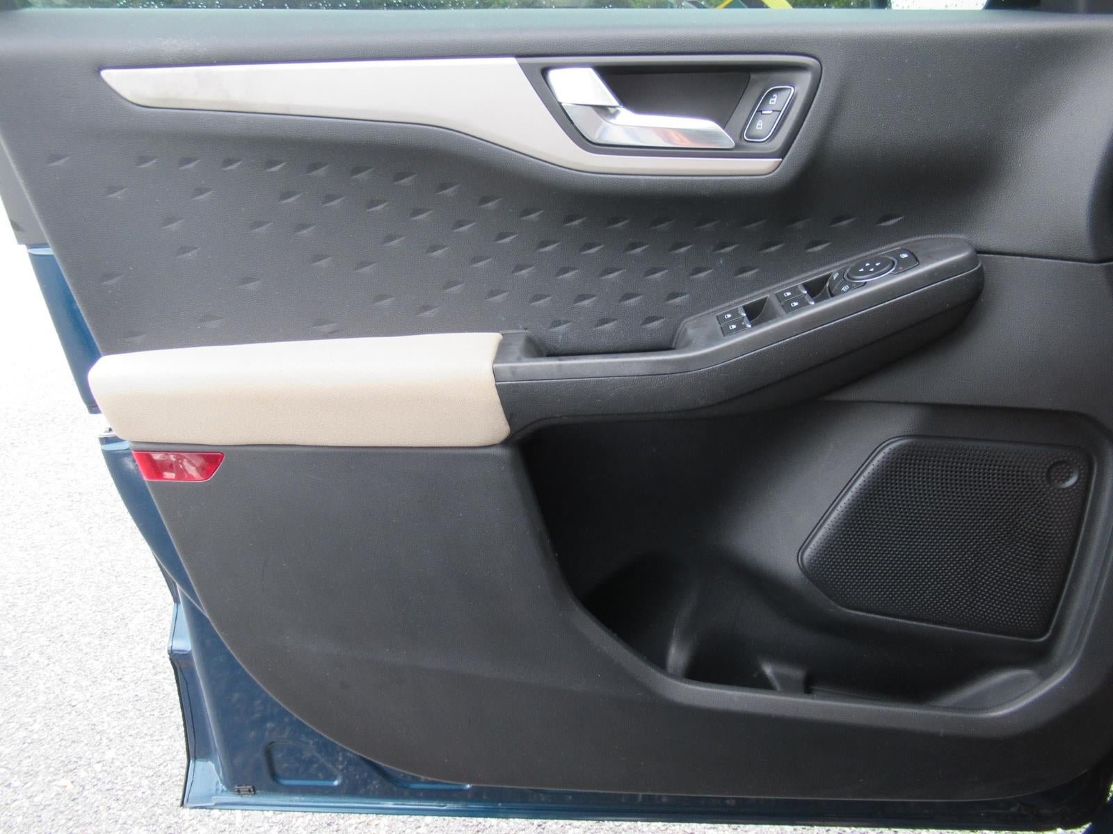 Used 2020 Ford Escape SE FWD image 20
