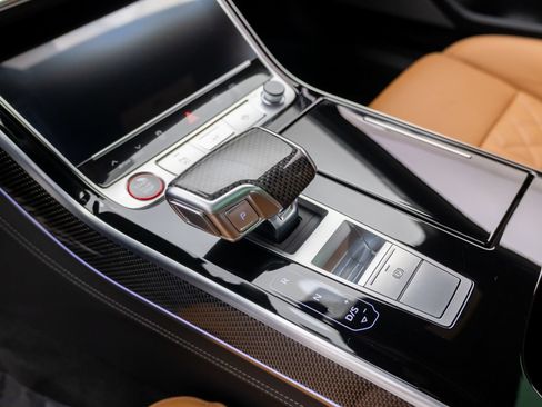 Used 2025 Audi S8 AWD/4WD image 23