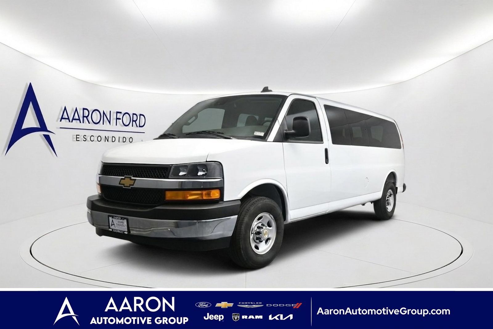 Used 2025 Chevrolet Express 3500 LT w/ LT Preferred Equipment Group RWD image 1