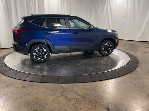 Certified 2025 Kia Seltos EX w/ EX Sunroof Package image 9