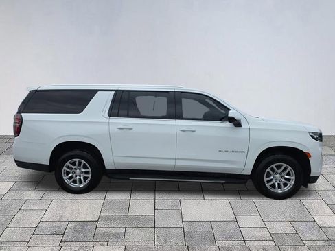 Used 2021 Chevrolet Suburban LT RWD image 8