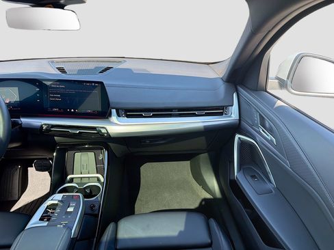 Certified 2025 BMW X2 xDrive28i image 19