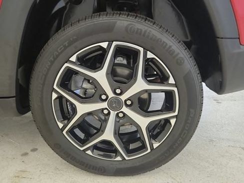 Used 2025 Jeep Compass Limited AWD/4WD image 9