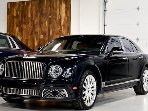 Used 2017 Bentley Mulsanne RWD image 2