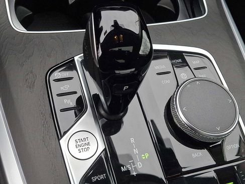 Used 2022 BMW X7 xDrive40i w/ Premium Package image 17