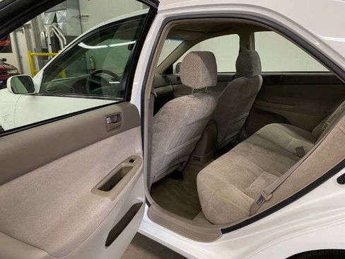 Used 2003 Toyota Camry LE image 11