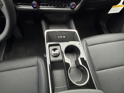 New 2026 Chevrolet Equinox LT w/ Convenience Package II FWD image 16