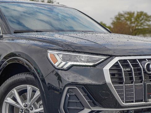 Certified 2025 Audi Q3 2.0T Premium Plus w/ Premium Plus Package image 2