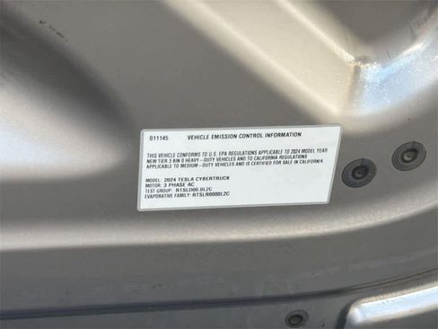 Used 2024 Tesla Cybertruck AWD Crew Cab image 9