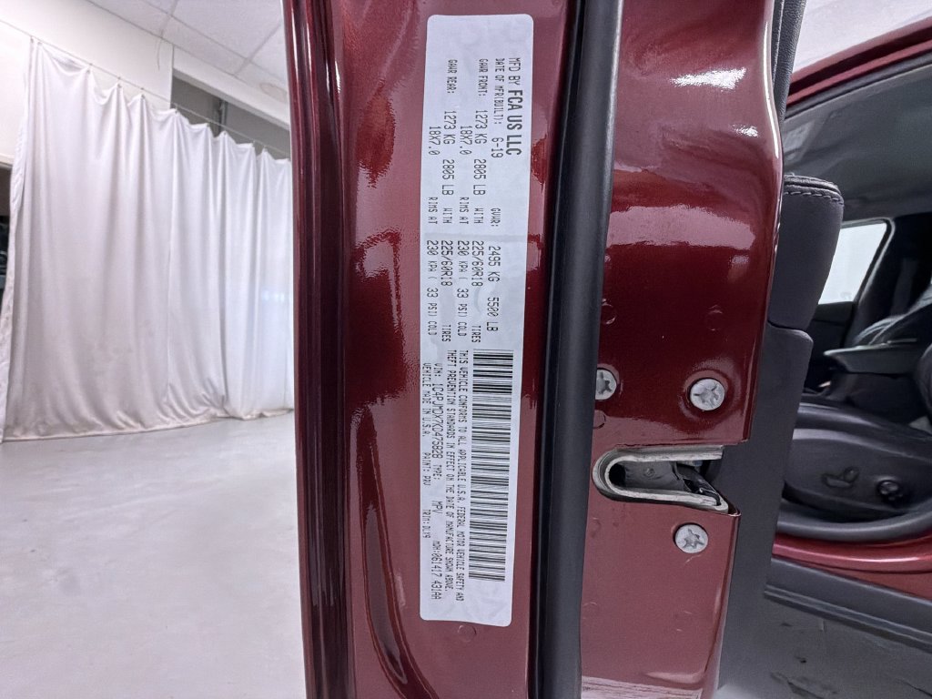 Used 2019 Jeep Cherokee Limited AWD/4WD image 25