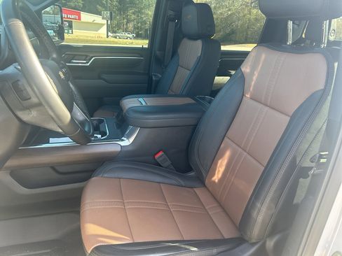 Used 2025 Chevrolet Silverado 3500 High Country w/ High Country Premium Package image 16