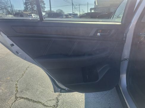 Used 2019 Subaru Outback 2.5i Limited w/ Popular Package #2 image 32