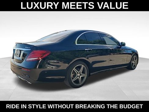 Used 2017 Mercedes-Benz E 300 4MATIC image 7