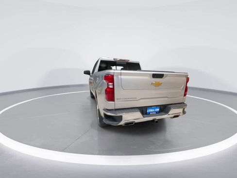 Used 2021 Chevrolet Silverado 1500 LT w/ Z71 Off-Road Package image 7