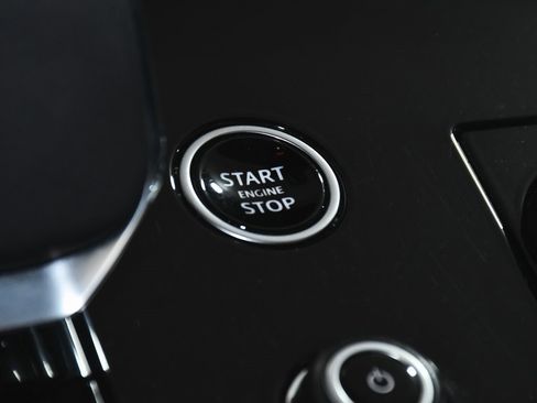 Used 2023 Land Rover Range Rover Sport SE Dynamic image 36