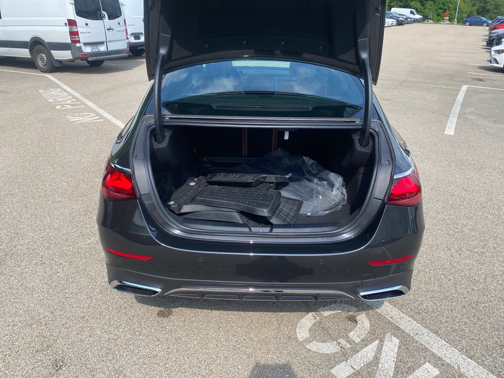 Used 2026 Mercedes-Benz E 350 4MATIC Sedan image 23
